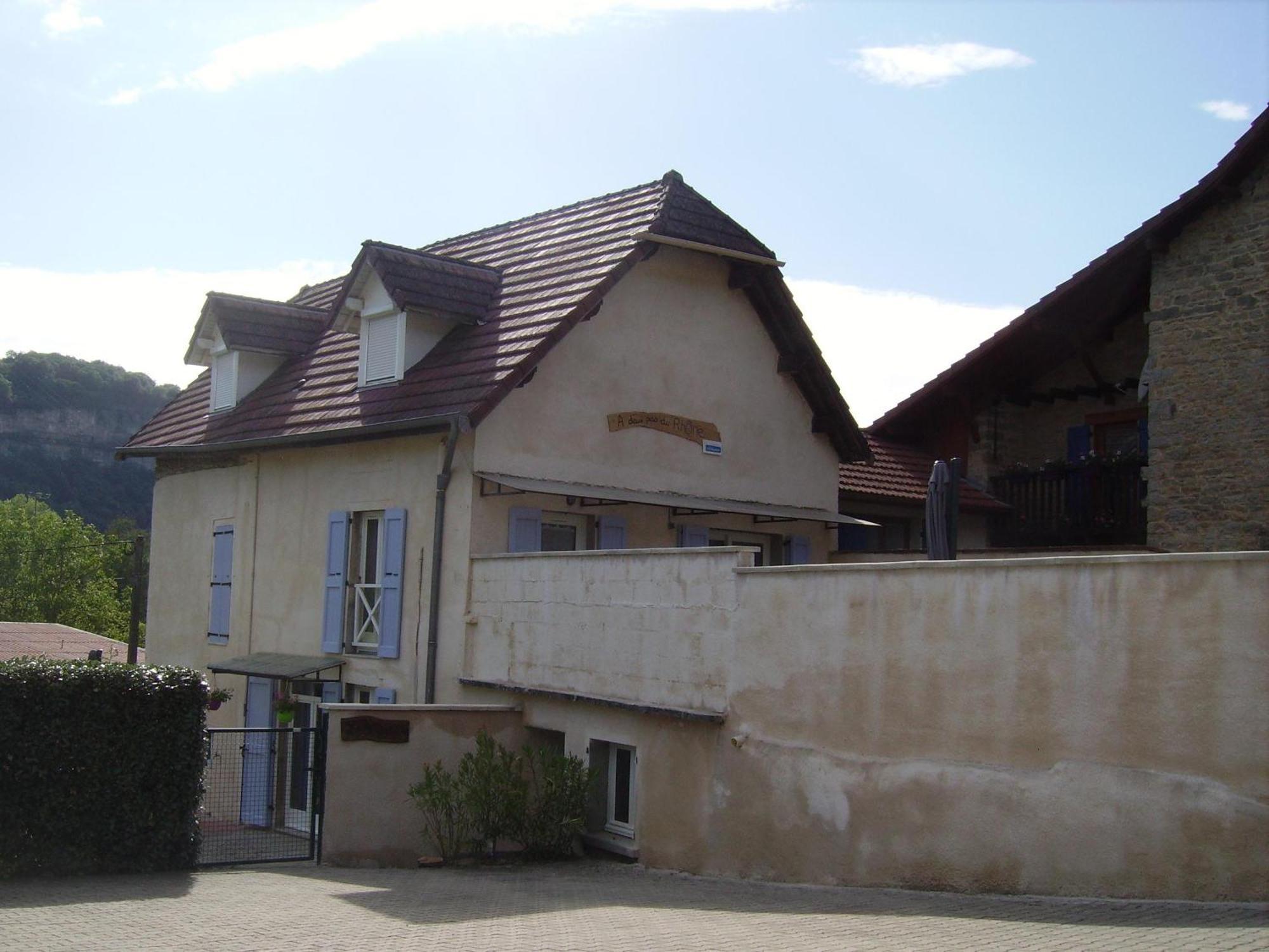 A Deux Pas Du Rhone Villa Sault-Brenaz Buitenkant foto