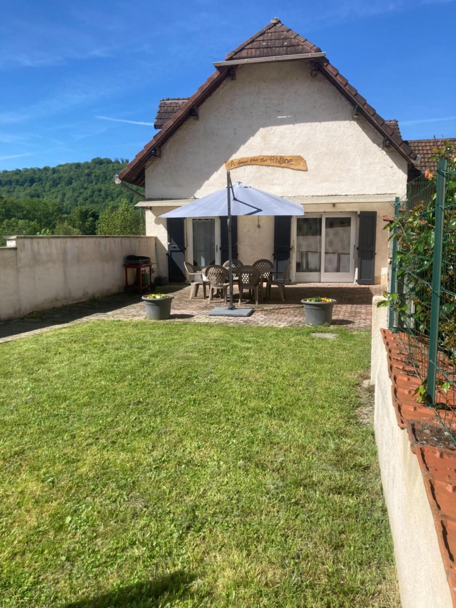 A Deux Pas Du Rhone Villa Sault-Brenaz Buitenkant foto